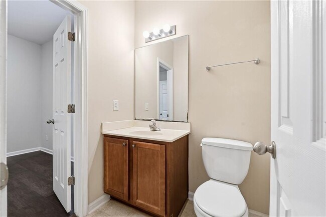 Building Photo - 5670 Winter Bluff Way NE