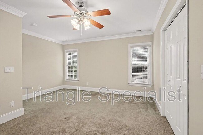Building Photo - 6121 Carlyle Dr