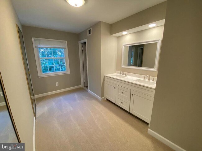 Building Photo - 3707 Moss Brooke Ct