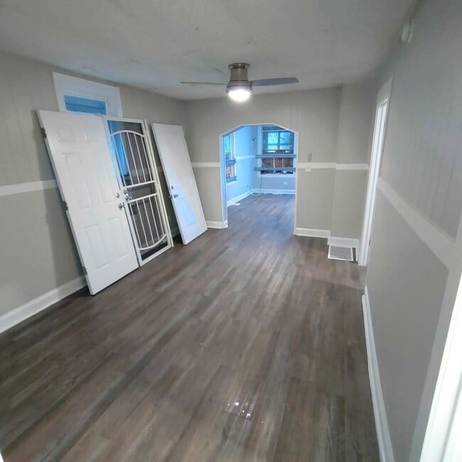 Building Photo - 1507 E 76th Pl