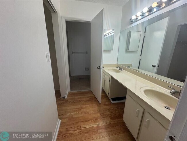 Building Photo - 12141 Royal Palm Blvd