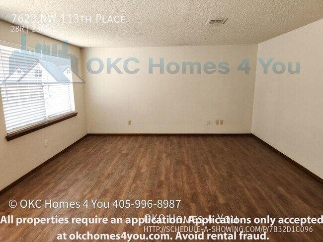 Building Photo - NW OKC 2 Bed Duplex!