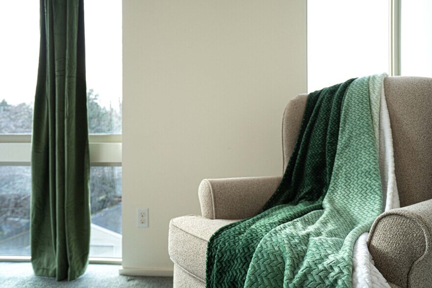 Building Photo - 2214 E Terrace St