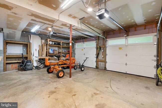Building Photo - 39368 Longhill Ln