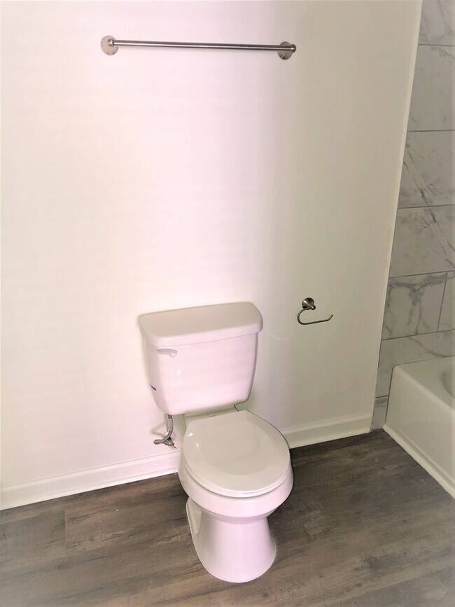 Building Photo - 2/2 Dolphin Villas Condo, Gulf Shores!