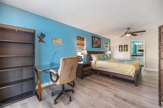 Building Photo - 4516 SW 21st Pl