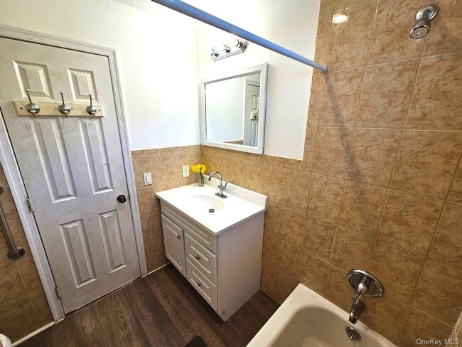 Building Photo - 56 Applegate Dr