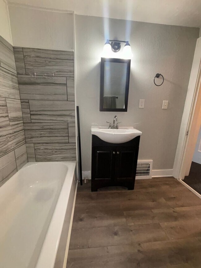 Building Photo - 3 BR 2Bath in Berea
