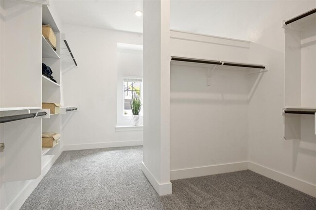 Building Photo - 2233 Bellisa Vis Dr