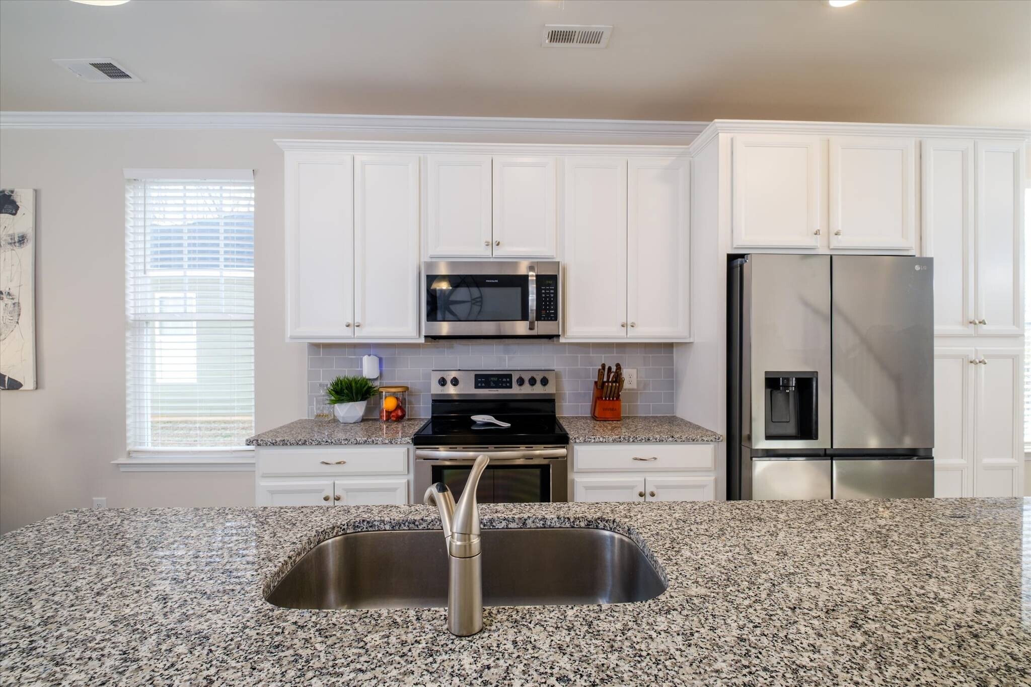 Building Photo - 8156 Merryvale Ln