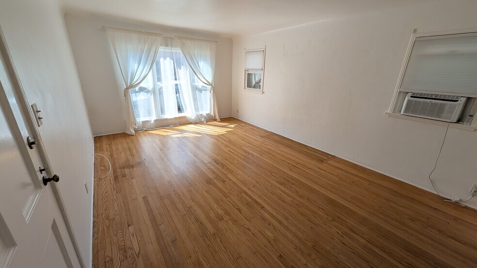 Living Room-1 - 150 Ximeno Ave