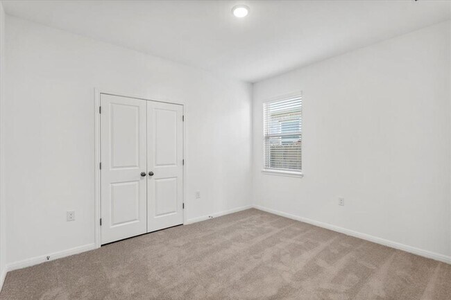 Building Photo - 1409 Alana Fls Ave