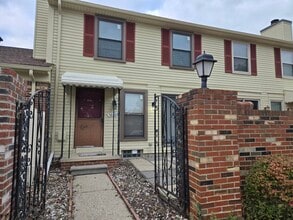 Building Photo - 38844 Golfview Dr E