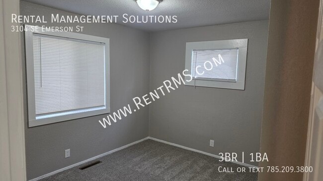 Building Photo - 3104 SE Emerson St