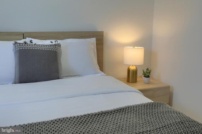 Building Photo - 137 Apple Ln