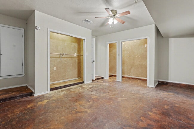 Building Photo - 1010 Hyden Ave