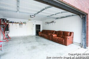 Building Photo - 6406 Regency Ln