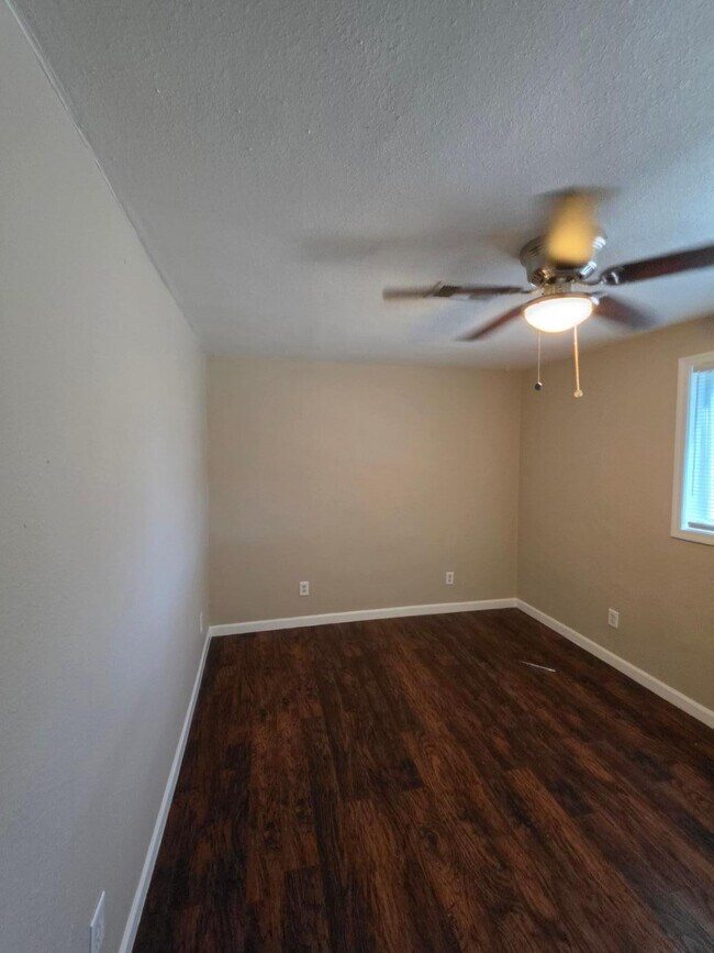 Building Photo - 2803 E Monroe St