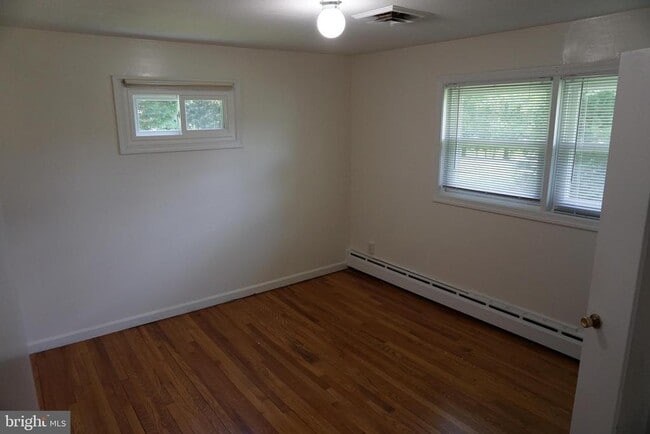 Building Photo - 1306 Saluja Hill Ct