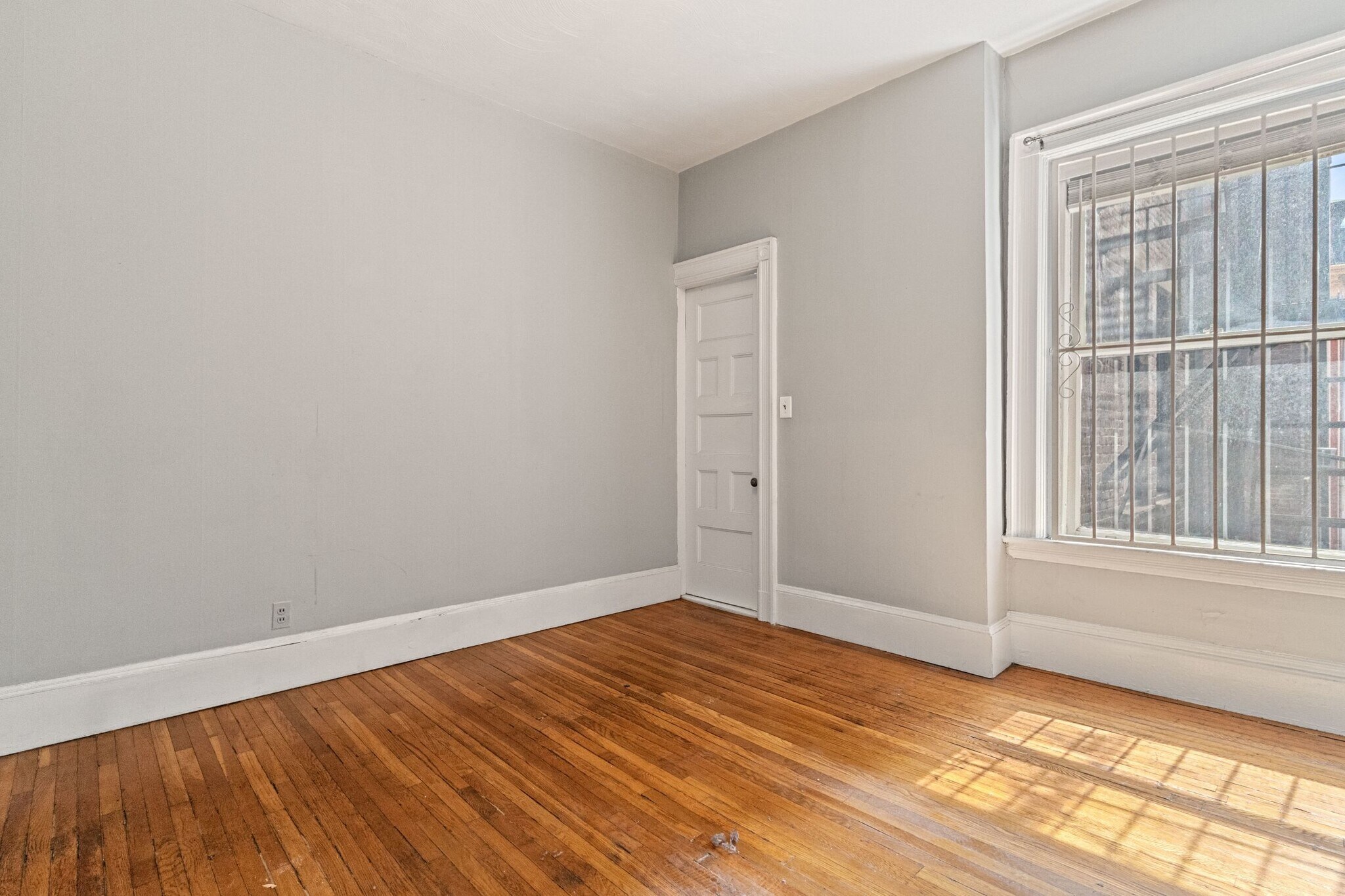 Building Photo - 259 Beacon St