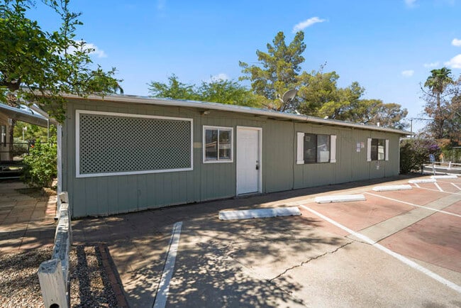 Building Photo - 3120 N Romero Rd