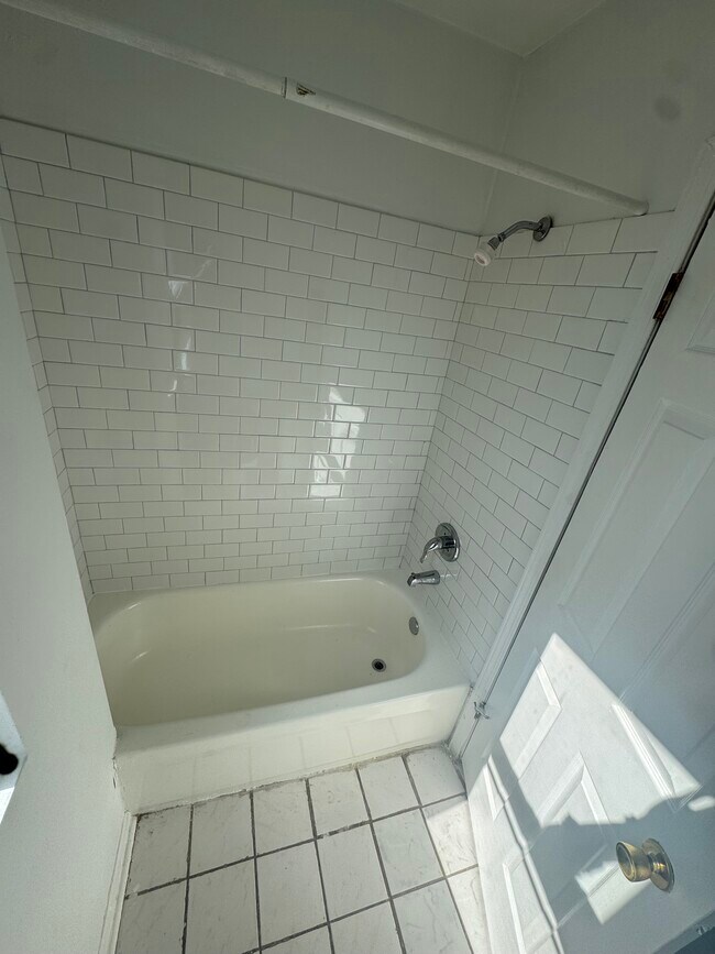 Building Photo - 4251 W Haddon Ave