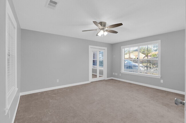 Building Photo - 4838 Delano St