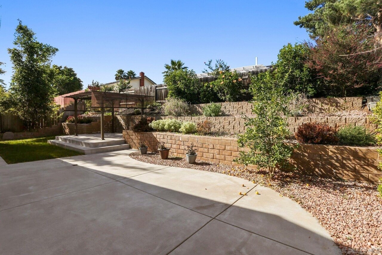 Building Photo - 17610 Hada Dr