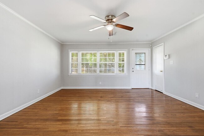 Building Photo - Remodeled Midtown Tulsa Bungalow – Classic Charm with Modern Updates!