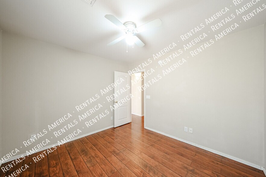 Building Photo - 1623 E Wildhorse Pl