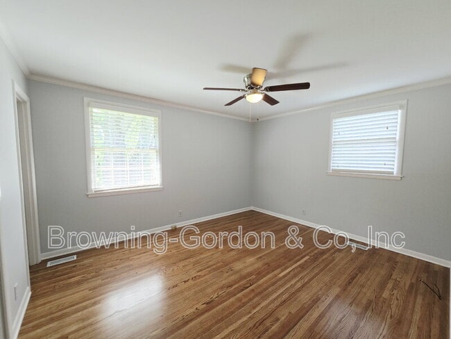 Building Photo - 6468 Thunderbird Dr