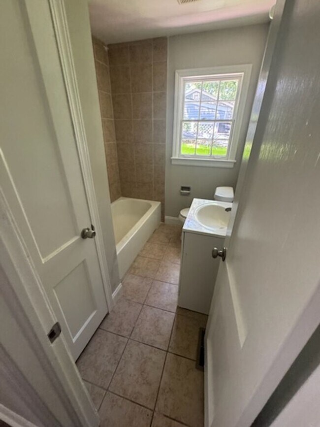 Building Photo - Spacious 3-Bedroom Home with 1-Car Garage