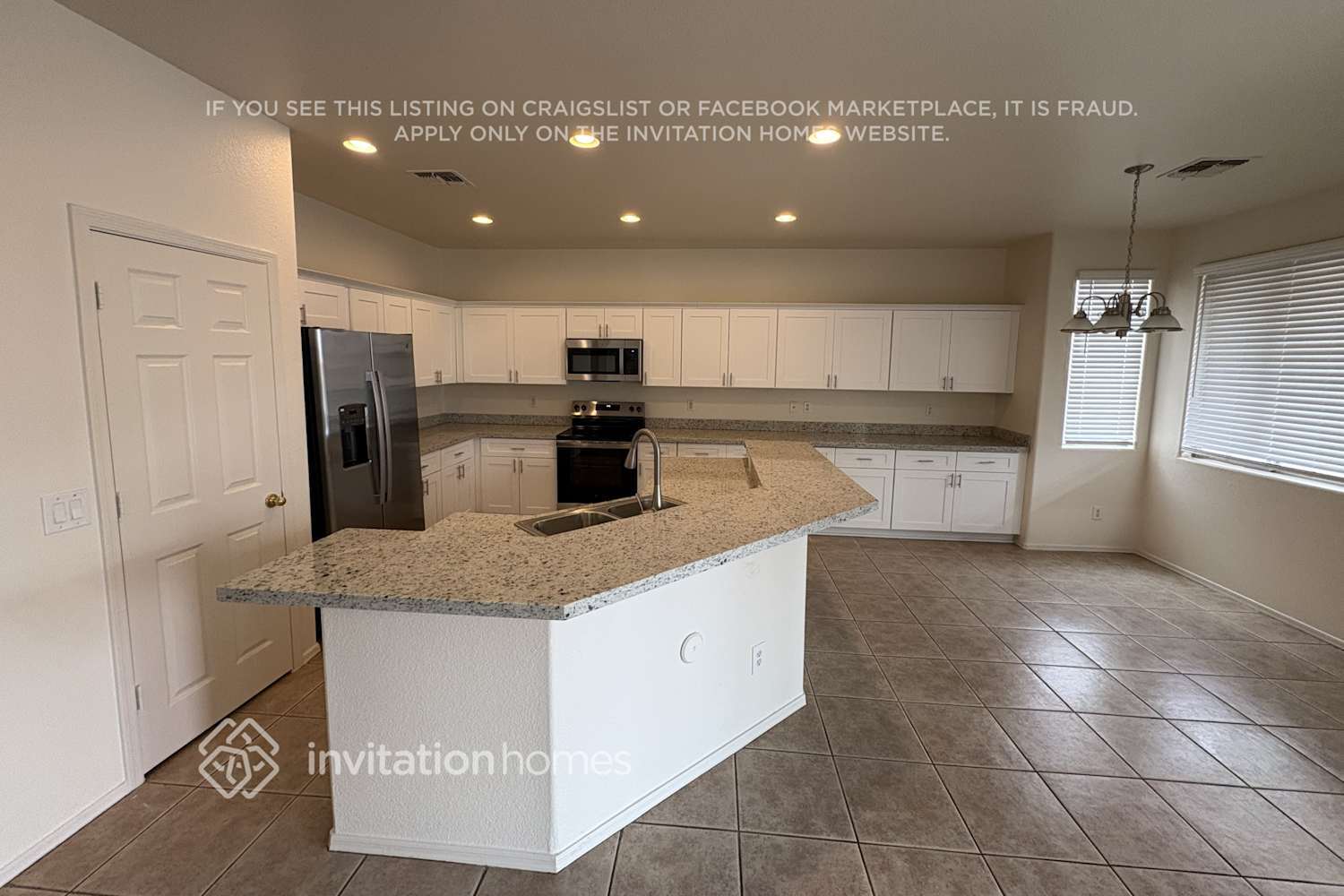 Building Photo - 8816 West Myrtle Ave