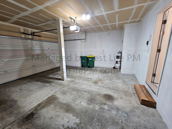 Building Photo - 16065 SW Audubon St