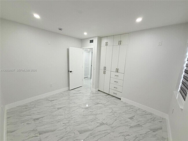 Building Photo - 3390 NW 50th St