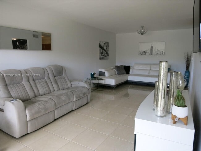 Building Photo - 1300 SW 122nd Ave