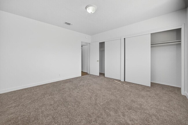 Building Photo - Sunlit Comfort on Kerckhoff – Your Next Happy Home!