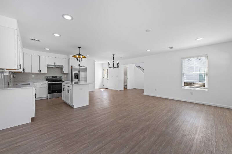 Building Photo - 244 Caroline Dr