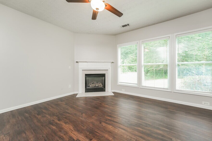 Building Photo - 4229 Annlette Dr NW