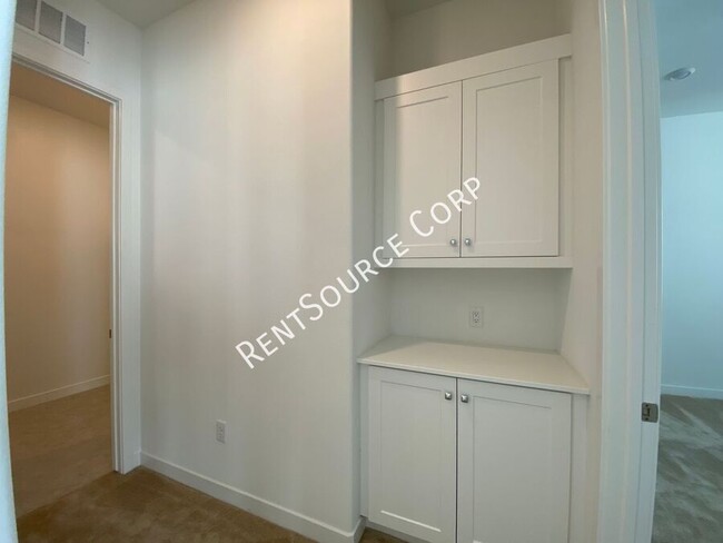 Building Photo - 3 Bedroom, 2022 New Construction Flat w/ S...