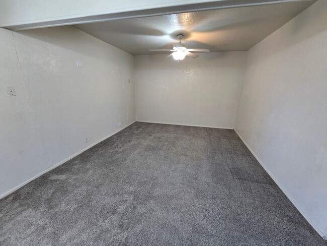 Building Photo - Charming 3 Bedroom Home with Bonus Living Space in Sparks