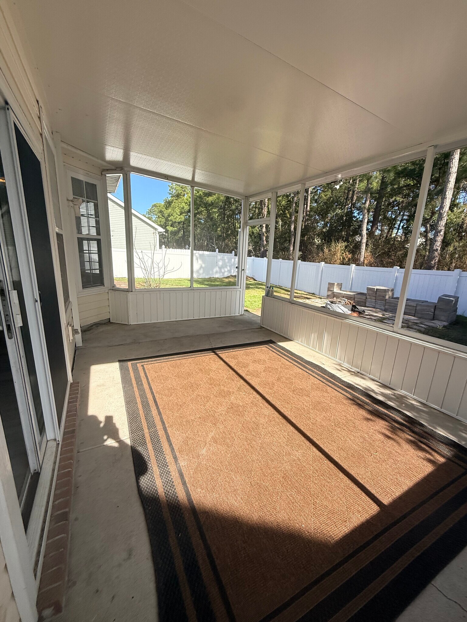 Building Photo - 834 Indianola Ct