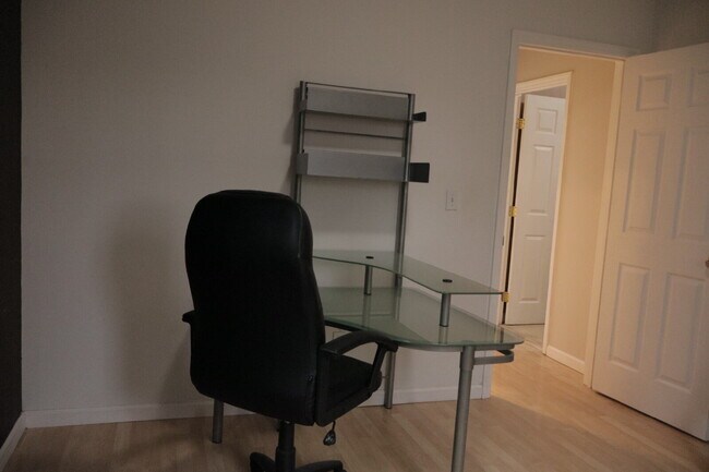 Building Photo - Expansive Mostly-Furnished Residence featuring 3 Bedrooms, a Completed Basement, and a Loft Space