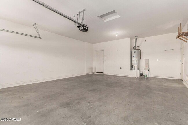 Building Photo - 15429 W Ventura St