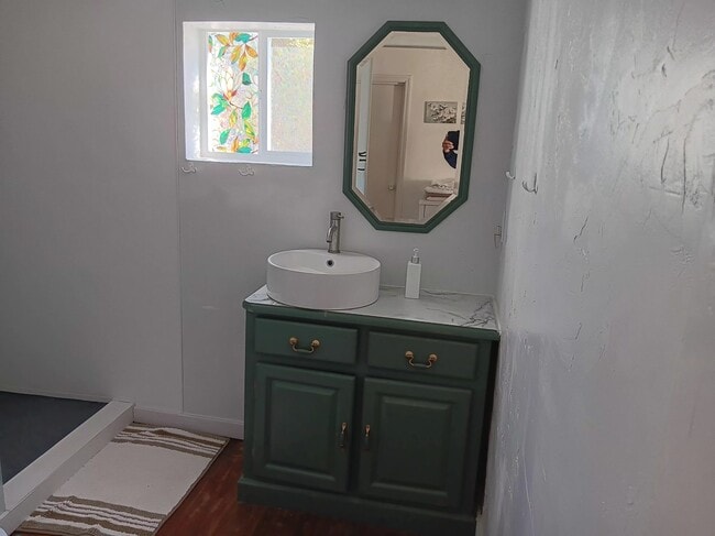 Building Photo - 206 2nd St NW