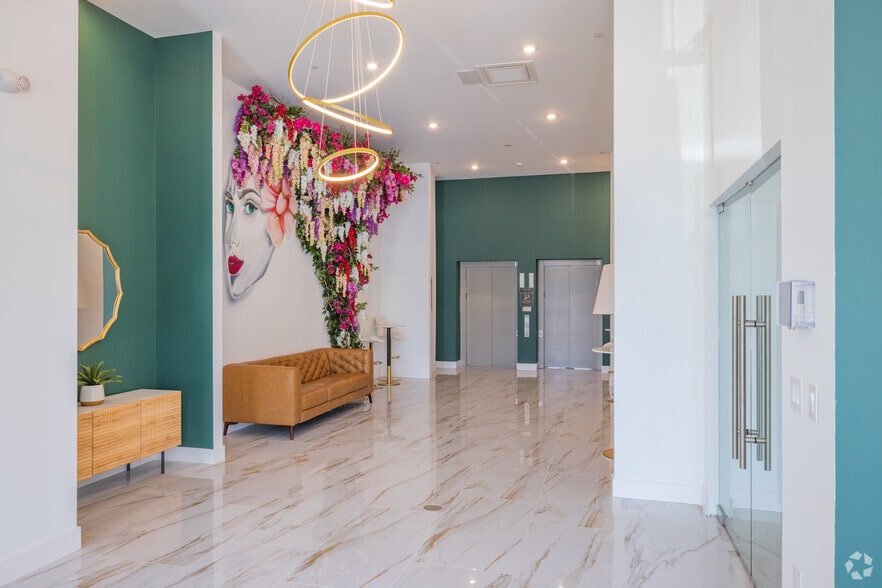 Lobby Photo - The West