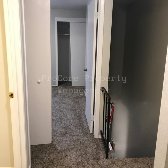 Building Photo - $1300...2Bed 1.5 Bath, Small Fenced in Covered Patio on Back, Storage
