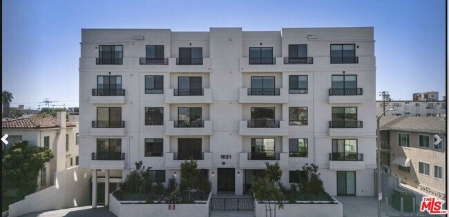 Building Photo - 1021 S Shenandoah St