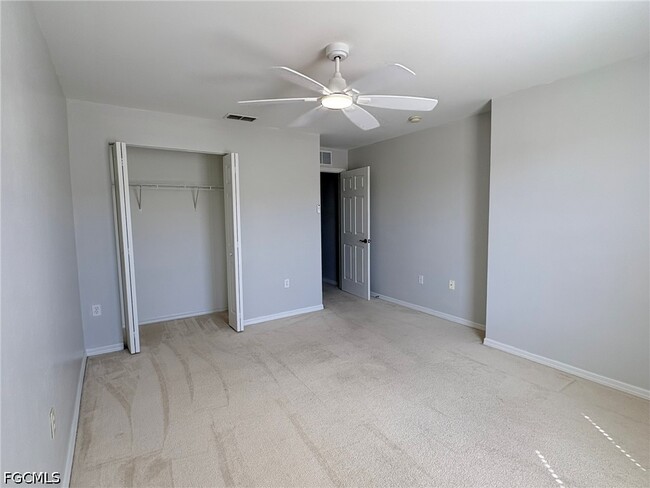 Building Photo - 3636 Pine Oak Cir