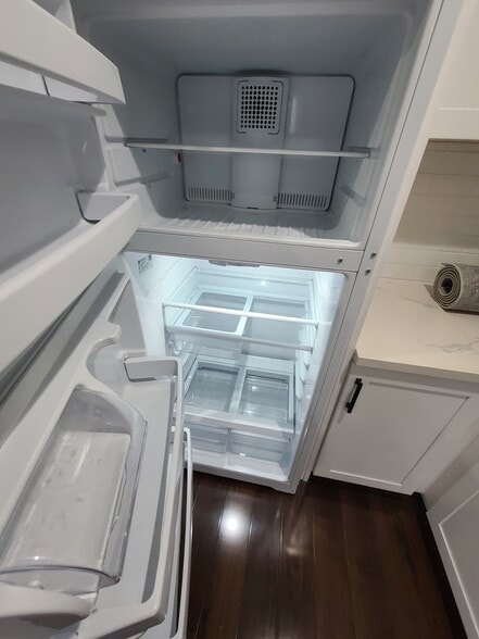 Building Photo - 7009 Jumilla Ave